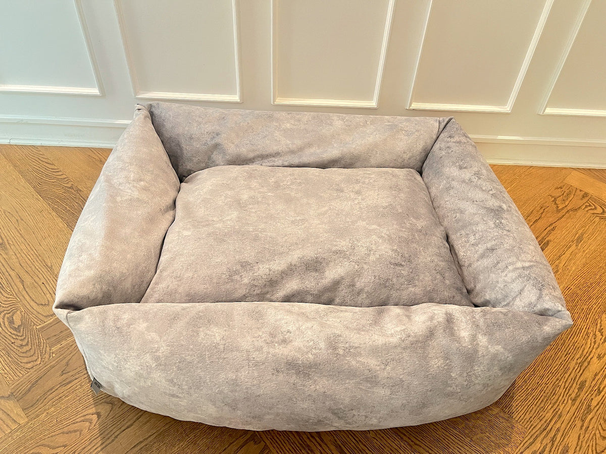 The DOXS Bed in Venedig velvet, light grey